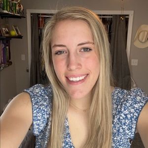 Meet your Posher, Lydia